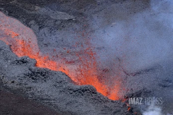capture d'écran webcam de l'observatoire volcanologique)
