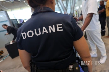 Douane aéroport Roland Garros