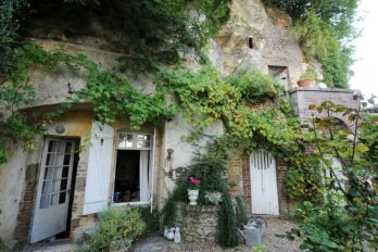 Une maison du village troglodyte de Troo, le 27 juillet 2012 dans le Loir-et-Cher
