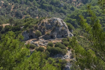 Les grottes de la vallée d'Homeros à Bornova,  le 7 août 2026, en Turquie, où l'on pense que le célèbre poète grec Homère a vécu et écrit l'Iliade et l'Odyssée