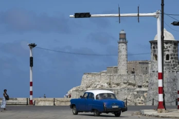 Un feu de circulation hors service en raison d'une panne de courant à La Havane, le 4 mars 2026 à Cuba