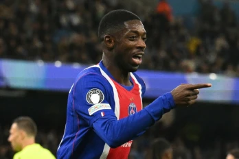 Le Ballon d'Or Ousmane Dembélé auteur du 2e but du PSG sur la pelouse de Manchester City, le 14 octobre 2026 