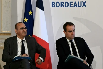 Le ministre de l'Intérieur Laurent Nuñez (g) et le Premier ministre Sébastien Lecornnu, le 2 avril 2026 à Bordeaux, en Gironde