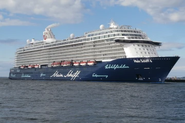 Le Port : 37e escale de la saison croisières avec le Mein Schiff 6 