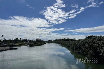 nuages et soleil à la rivière sainte suzanne au stade en eaux vives