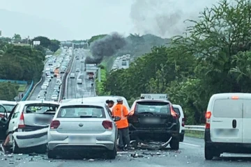 Carambolage sur la quatre voies de Sainte-Marie, un véhicule en feu