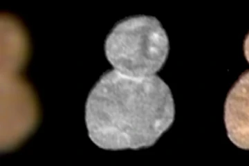 Photo handout de la Nasa diffusée le 2 janvier 2019, première image en couleur d'Ultima Thule