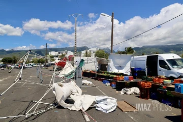 Marché de la Rivière des Galets : emporté par une rafale de vent, un chapiteau percute une ligne à haute tension