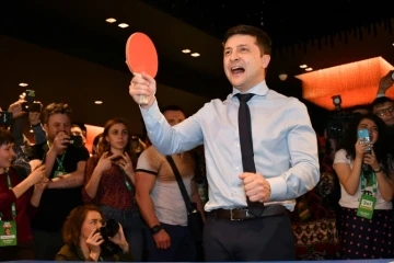 L'acteur comique ukrainien Volodymyr Zelensky, en bonne position pour accéder à la présidence en Ukraine, le 31 mars dans son QG électoral à Kiev