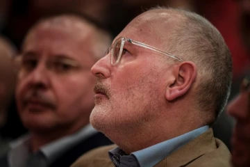 Frans Timmermans, en compagnie du président des socialistes européens Sergueï Stanichev, a été désigné comme chef de file des socialistes pour les élections européennes. Lisbonne le 7 décembre 2018.
