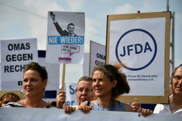 Des milliers de personnes ont défilé le 24 août 2019 à Dresde, en Allemagne, pour protester contre le racisme et l'avancée de l'extrême droite en Allemagne