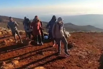 Un "Jerusalema challenge" au sommet du Piton des Neiges 