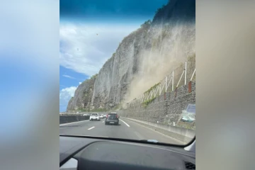 La Possession : un éboulis vient de se produire sur la route du littoral, sans conséquence sur la circulation