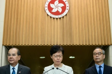 La cheffe de l'exécutif hongkongais, Carrie Lam (c), donne une conférence de presse à Hong Kong, le 5 septembre 2019