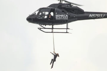 L'Américaine Erendira Wallenda, le 15 juin 2017 au-dessus des chutes du Niagara