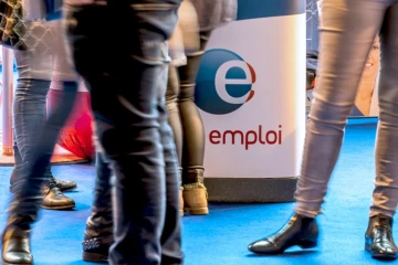 "La tendance elle est là, depuis le début de l'année, le chômage baisse et nous pouvons considérer que toutes les catégories de chômeurs sont concernées", a déclaré le chef de l'Etat 