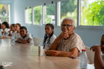 Le Port : les membres du Conseil Municipal des Enfants visitent nos aîné