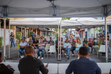 Réunion publique rue François de Mahy