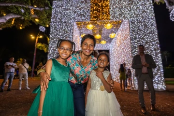 Saint-Denis : les illuminations de Noël brillent sur le Barachois