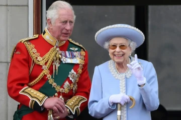  Le prince Charles et sa mère la reine Elizabeth II au balcon de Buckingham place lors de son Jubilé de platine le 2 juin 2022 
