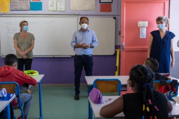 Emmanuel Séraphin visite écoles