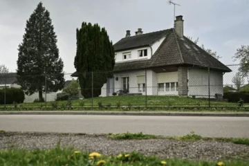 La maison où vit la maire d'Avallon, Jamilah Habsaoui dans le quartier Morlande à Avallon, le 8 avril 2024 ( AFP / ARNAUD FINISTRE )