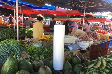 Sac réutilisable au marché forain