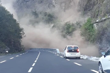 eboulis route cilaos