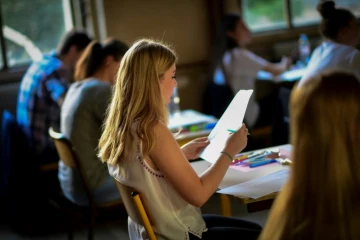 Des élèves passent l'épreuve de philosophie à Paris le 15 juin 2017