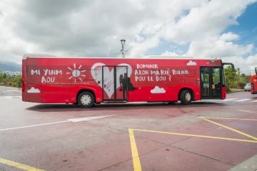 Bus TCO demande en mariage