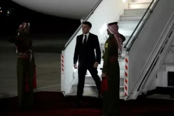Le président français Emmanuel Macron arrive à Amman le 24 octobre 2023 ( POOL / Christophe Ena )