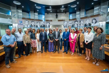 Huguette Bello à la signature du bail pour l'expansion de la plateforme portuaire