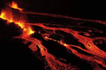 [Photos-Vidéo] Volkan la pété : les premières images de l'éruption