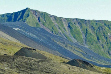 Le volcan se réalimente en magma