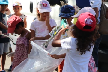 Collecte de déchets à l'école Eugène Dayot