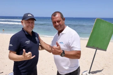 Le président de la Fédération Française de Surf en visite officielle sur l'île