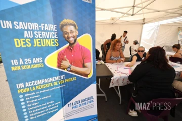 Inauguration Infos point jeunes à Saint-Pierre