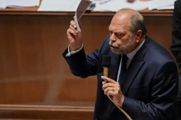 Antisémitisme: Dupond-Moretti "ne regrette pas" ses propos, Bompard réclame des excuses 