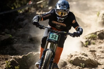 Saint-Paul : Léo Abella, champion du monde de VTT-DH