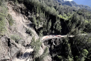 Route de Cilaos fermée vue du ciel