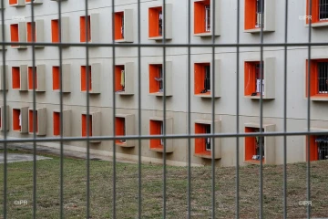 prisons 