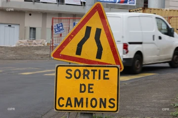 panneaux travaux 