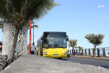 Car jaune 