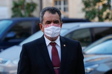 Édouard Fritch lors de son arrivée à Matignon le 3 octobre