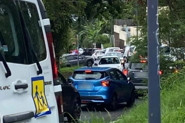 Saint-Denis : un motard gravement blessé suite à une collision dans les rampes de Saint-François