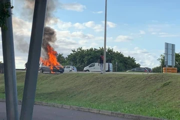 voiture en feu bd lancastel