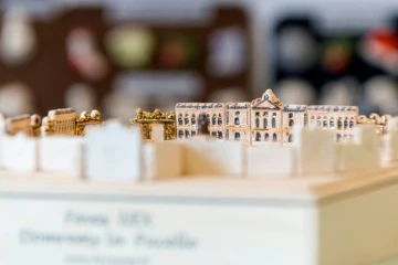 La place Stanislas à Nancy reconstituée avec des fèves pour les galettes des rois, le 3 novembre 2016 à Autreville, dans l'est de la France 