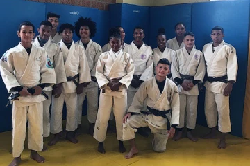 Les judokas du Pole espoirs de La Réunion au CREPS de Wattignies pour les tests matchs 