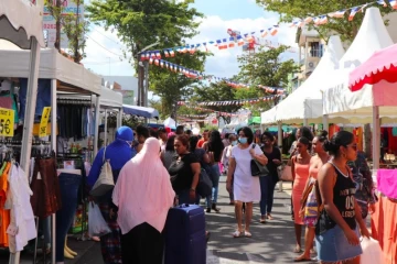 Saint-Paul : lancement de la grande braderie commerciale 