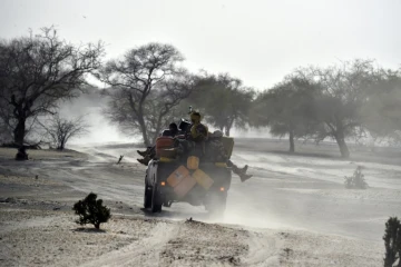 Au moins 17 soldats nigériens tués et 20 blessés dans une attaque de jihadistes présumés commise mardi près de la frontière entre le Niger et le Mali